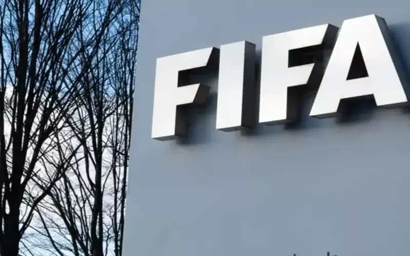 ثورة شاملة في نظام انتقالات اللاعبين.. فيفا يعلن تعديلات جذرية على القوانين
